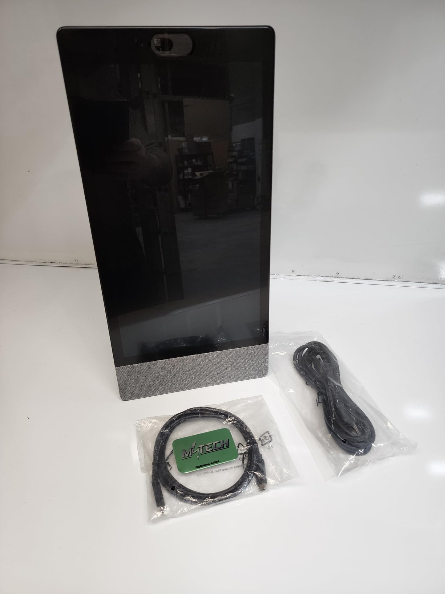 M Tech Neat Video Conferencing Device with Integrated Touch NEATFRAME-SE - 4K UHD Webcam for Meetings